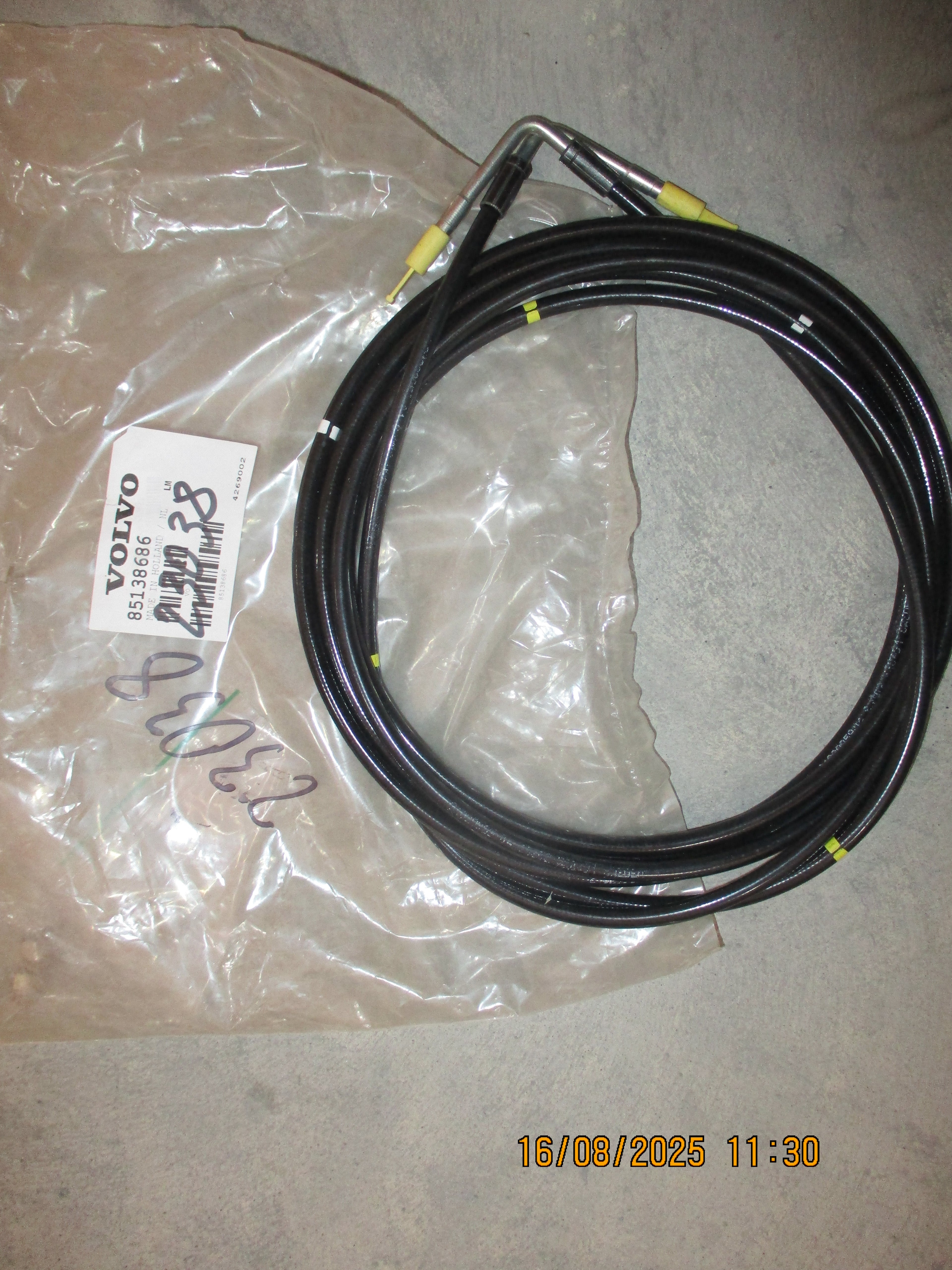 Volvo FMX 440: Hose Line, Driver Cab Tilt Unit