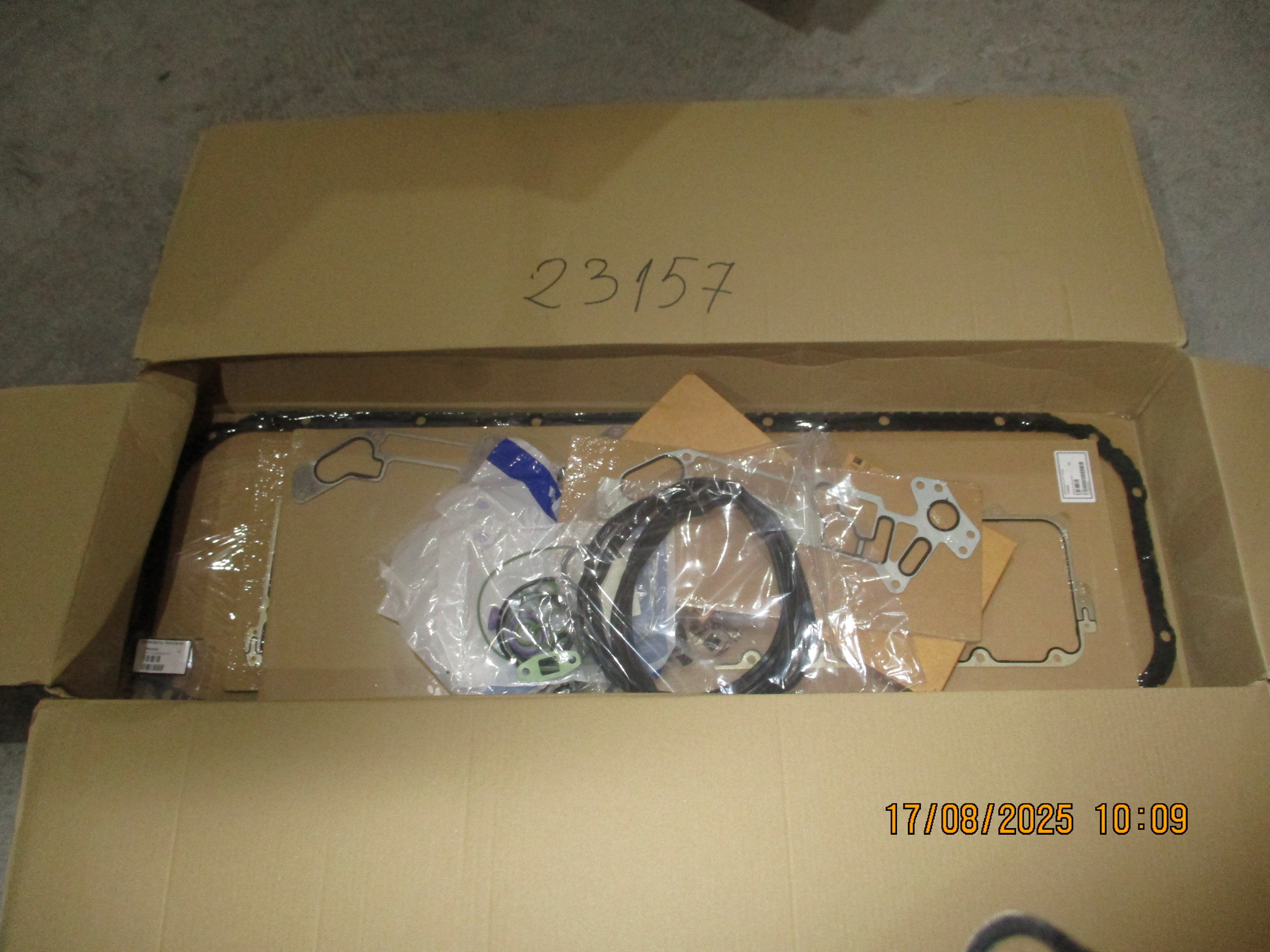 Volvo FMX 440: Gasket Kit, Crankcase