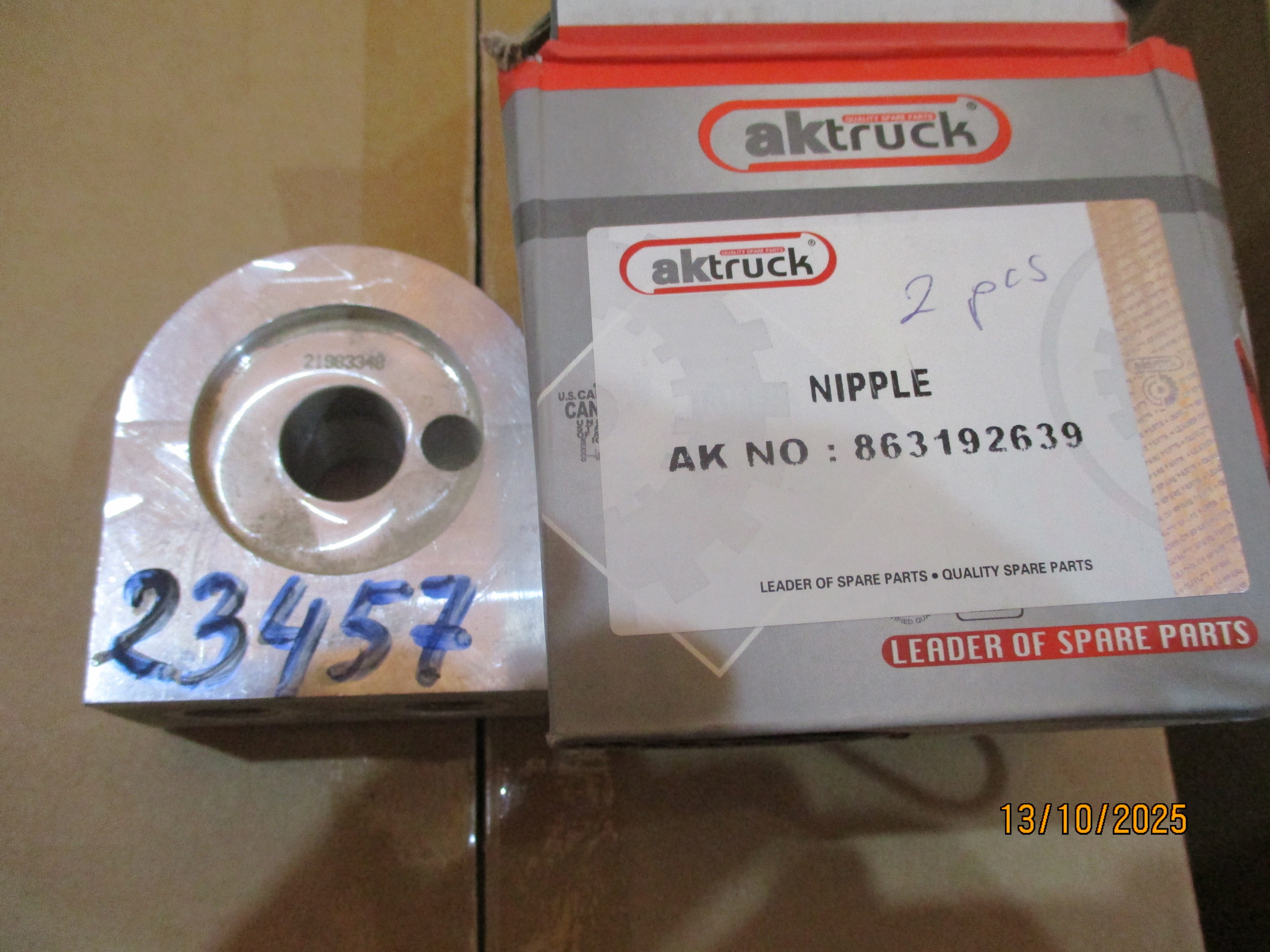 Volvo FMX 440: Oil Cooler Adapter