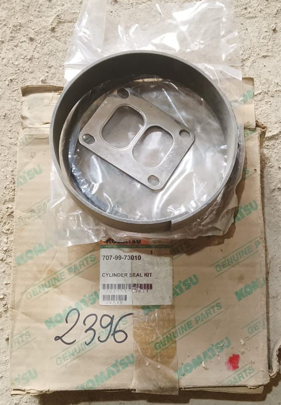 Komatsu Wheel Loader: Lift Cylinder Seal Kit