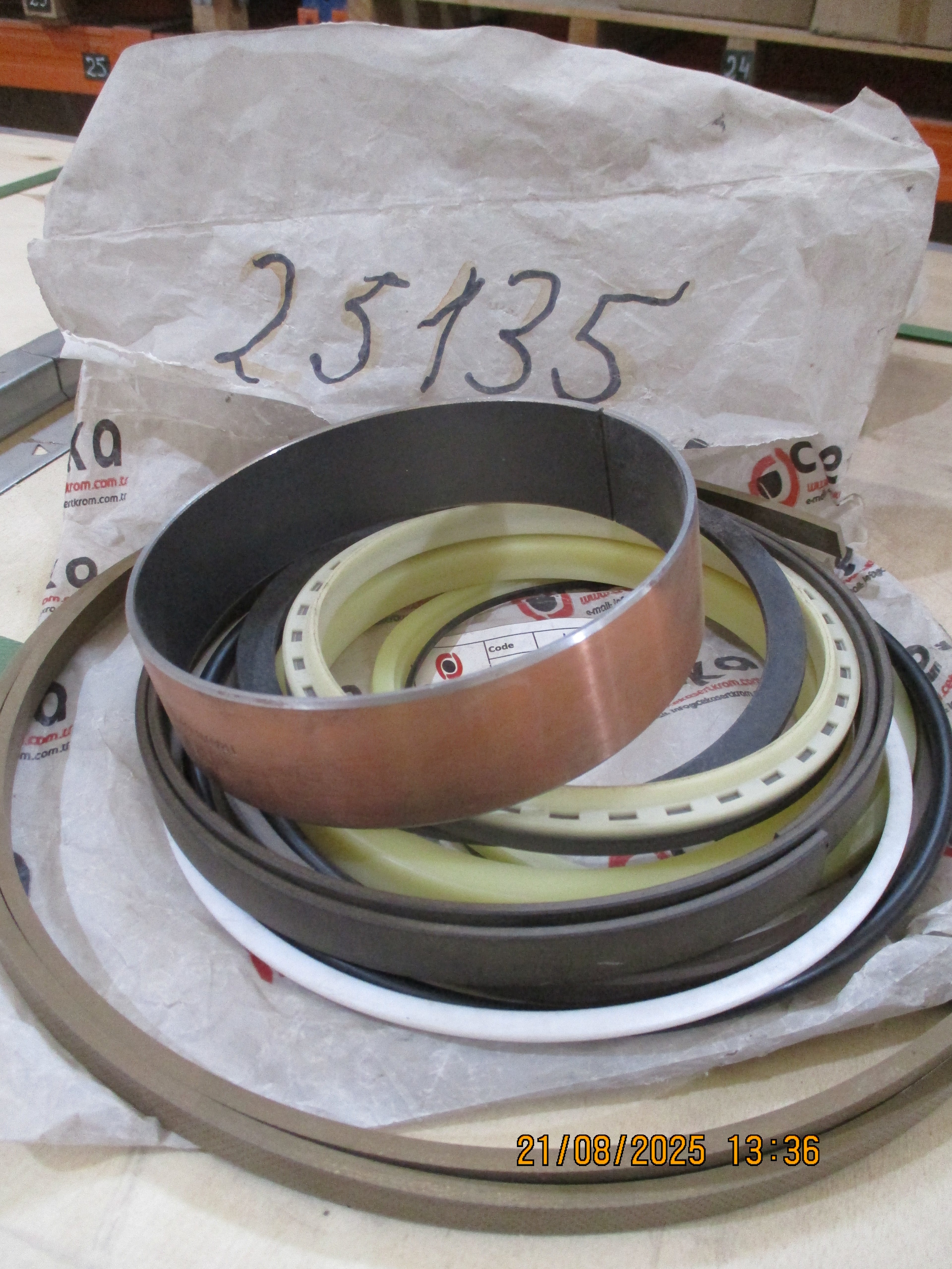 Hitachi Zaxis-690 Excavator: Seal Kit