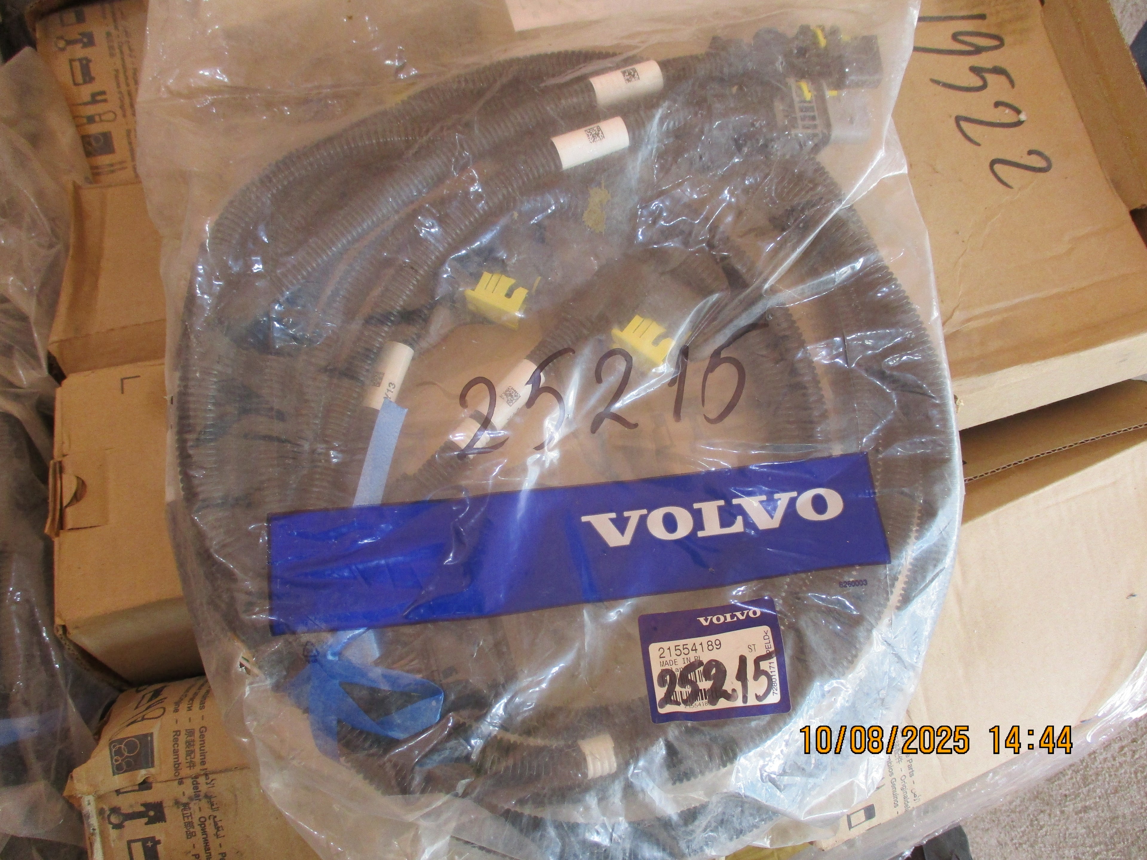 Volvo FMX 440: Wires