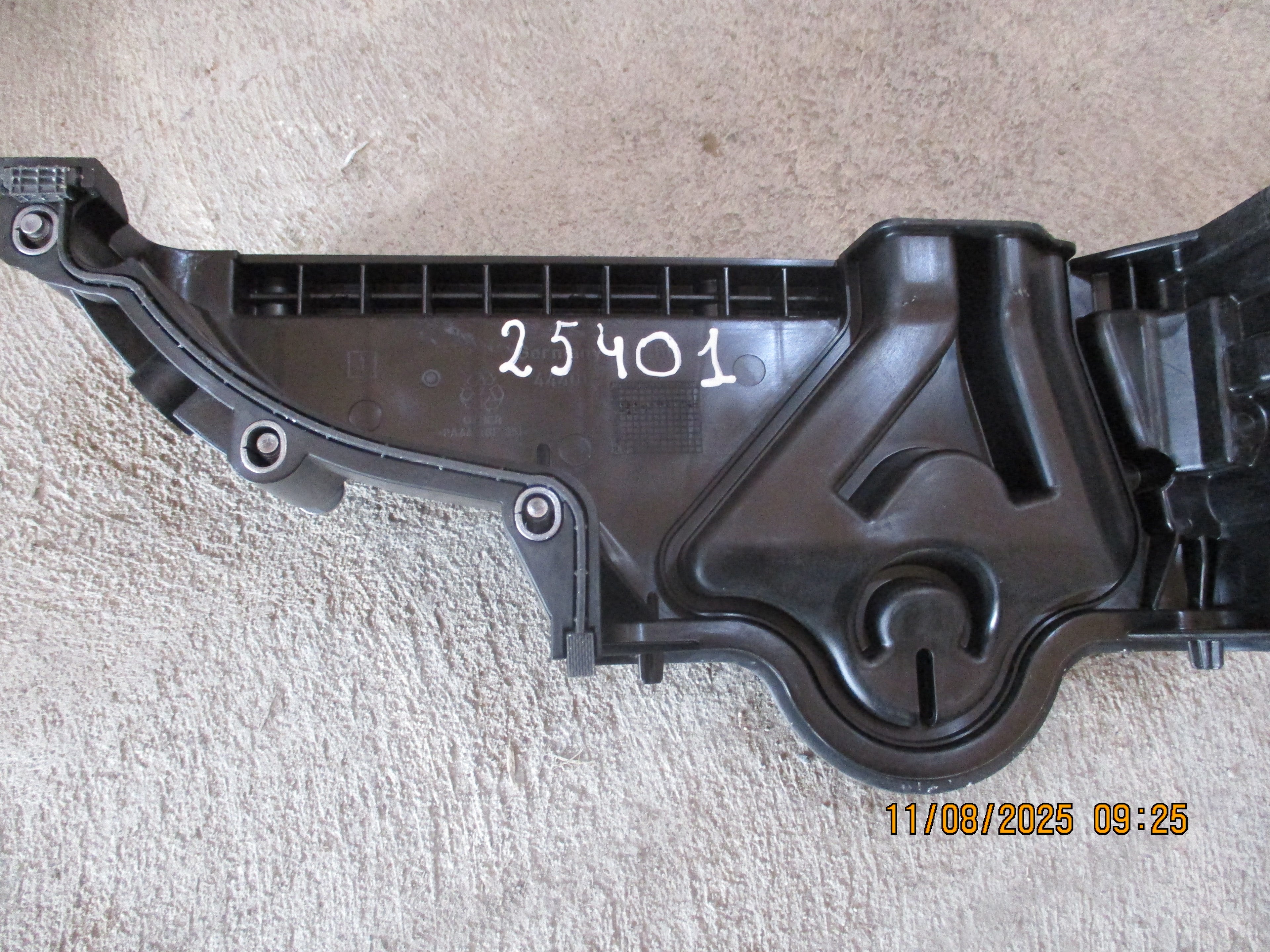 Volvo FMX 440: Genuine Mack Timing Gear Cover