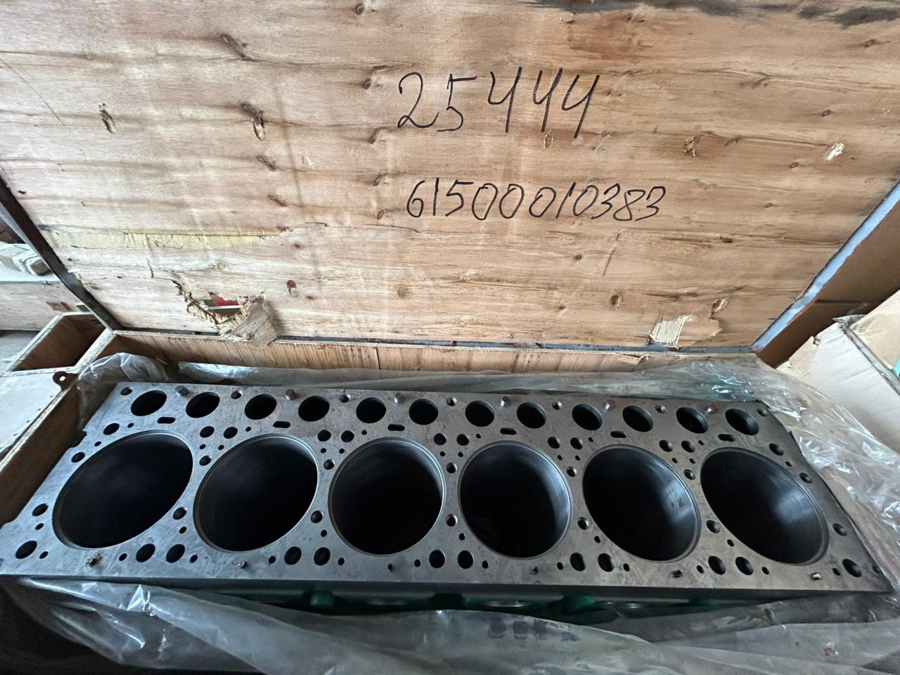 Dump truck HOWO 7: Cylinder Block Assembly