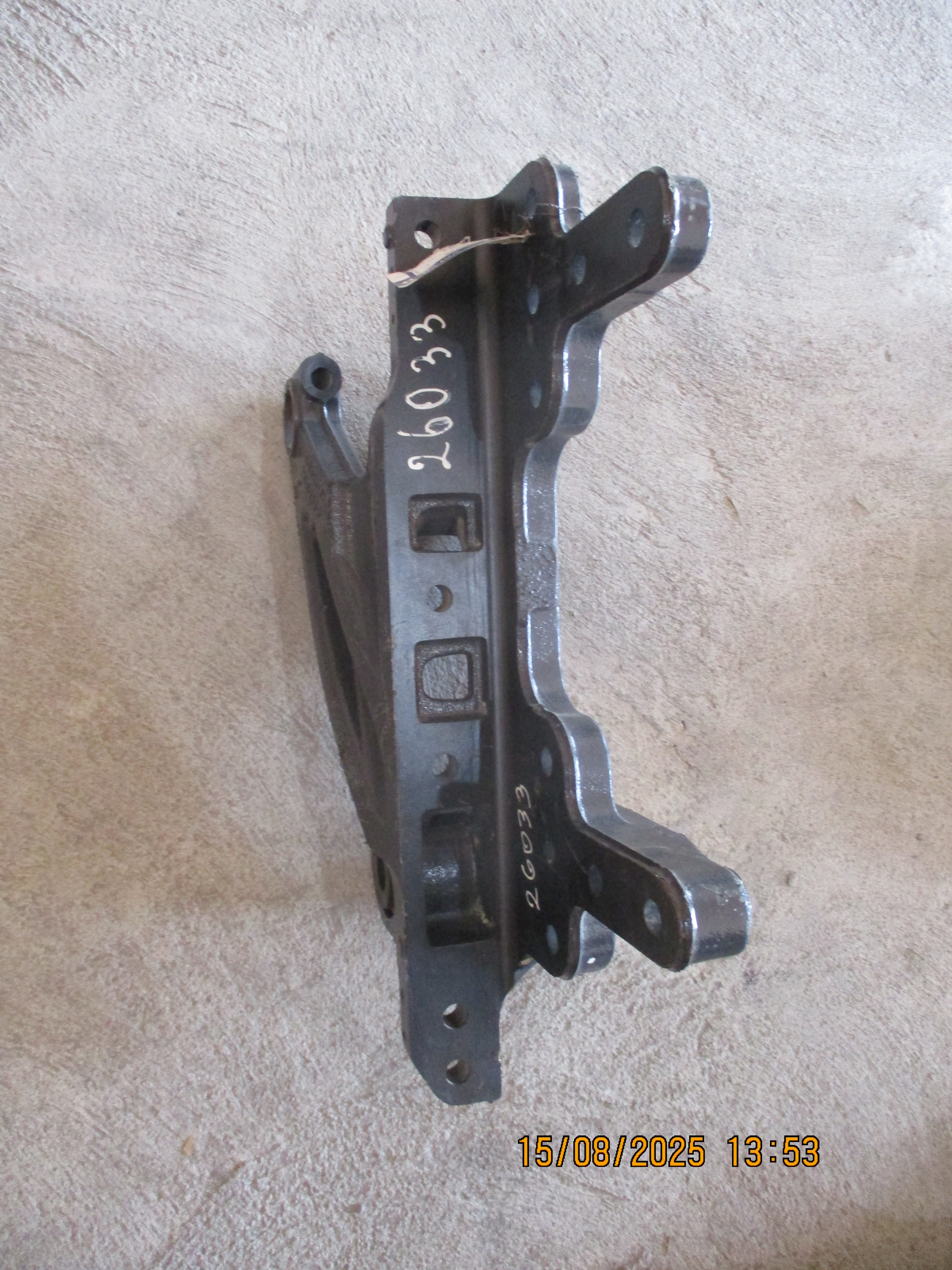Volvo FMX 440: REAR BRACKET, Left