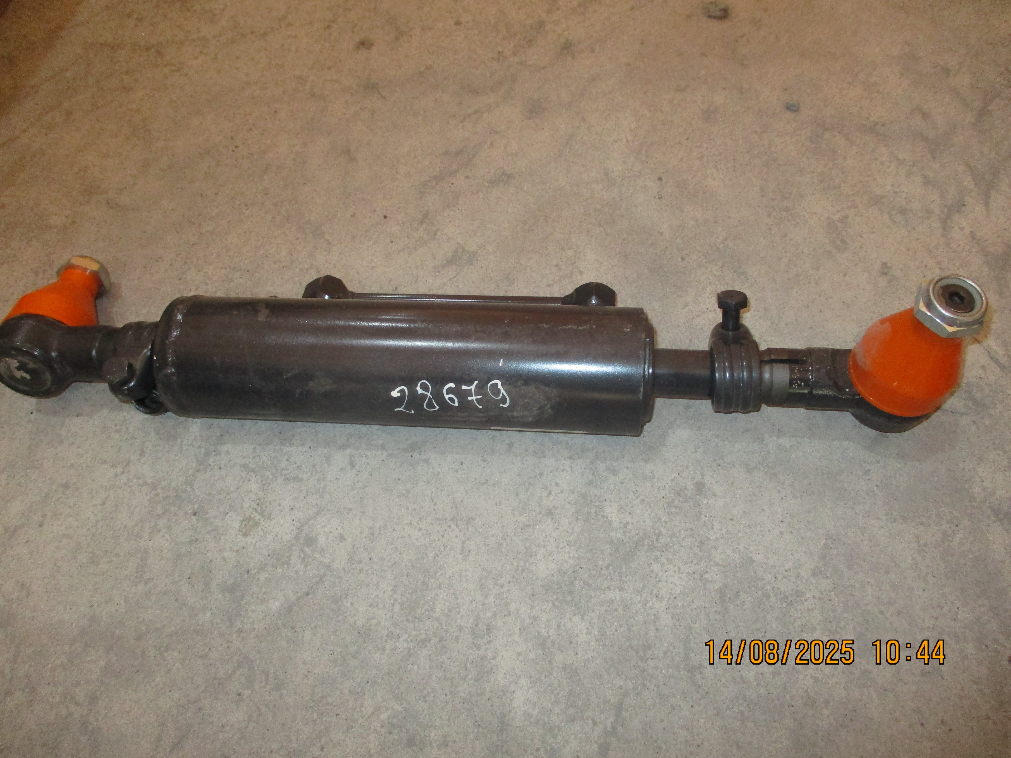 Volvo FMX 440: Slave Cylinder, Power Steering