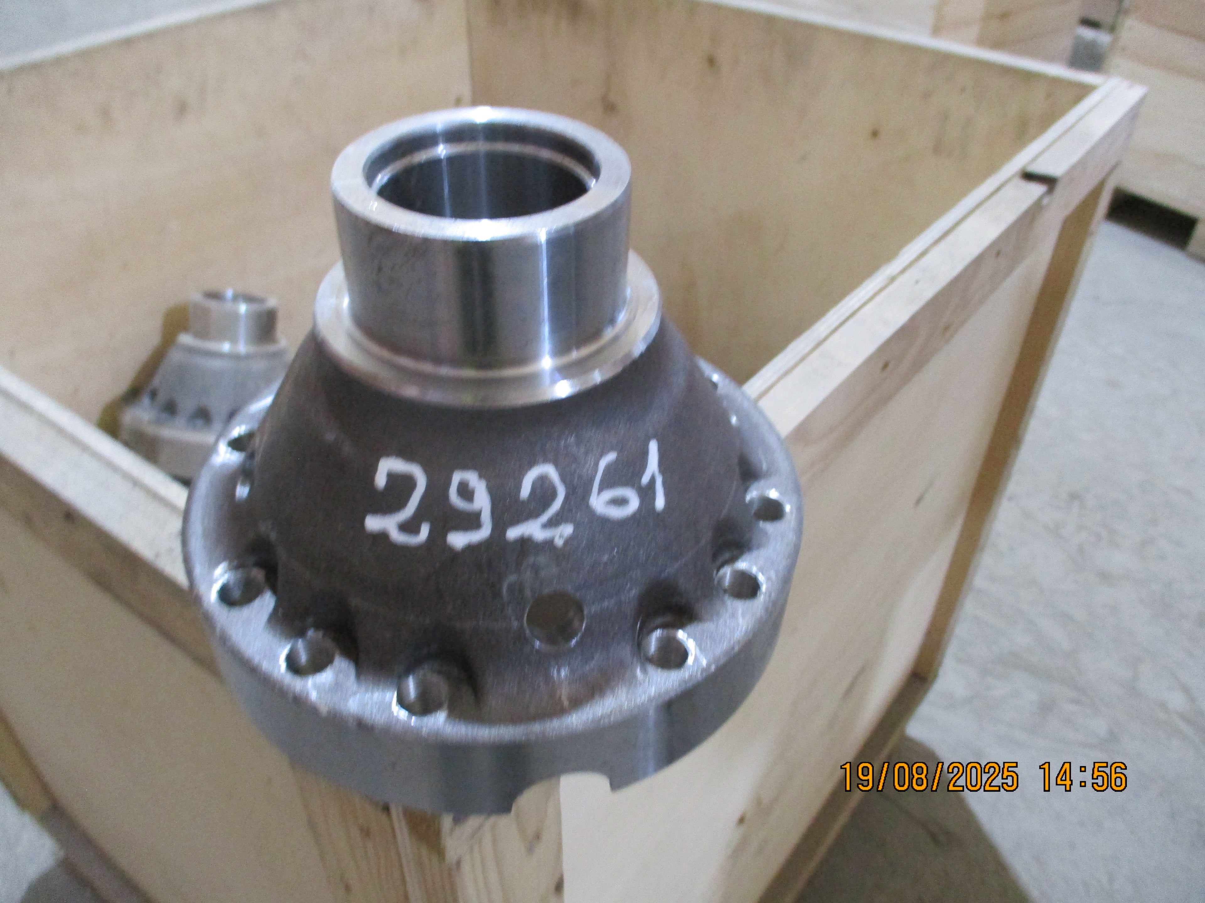 Howo truck: Drive Axle Differential Half Case with Flange