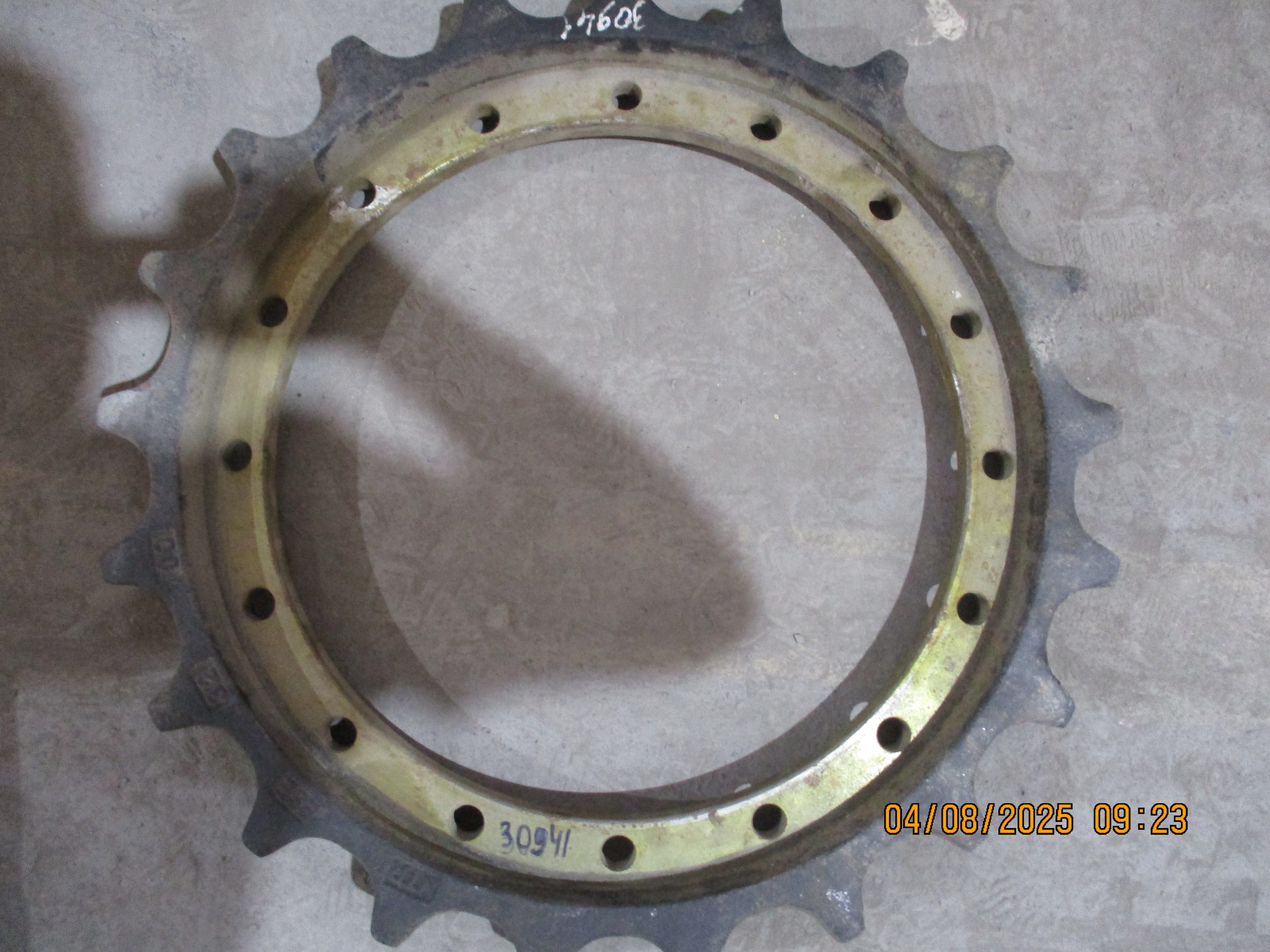 CAT-315 EXCAVATOR: Track Sprocket