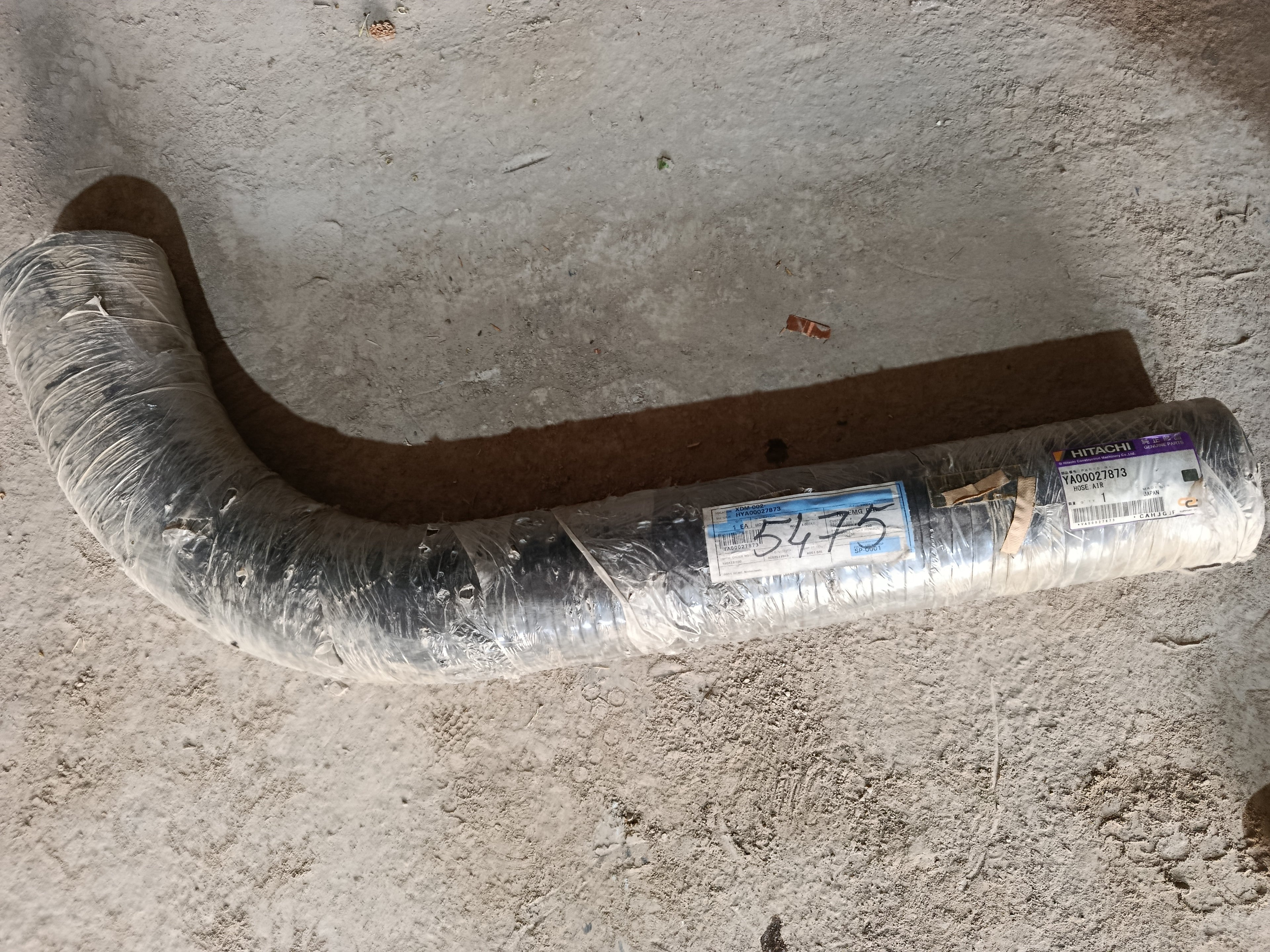 Hitachi ZX890L: Air Hose