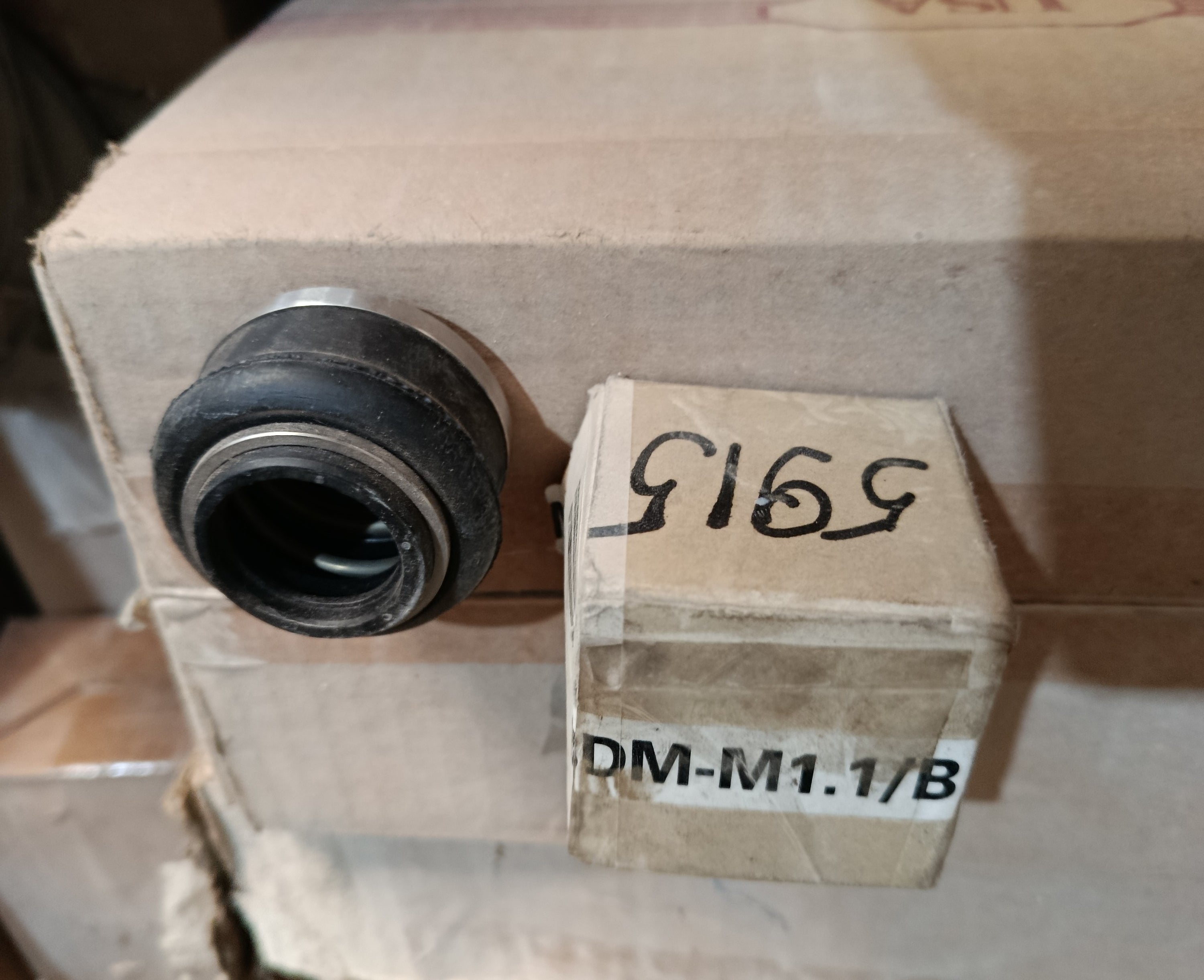Mack MP7 engine: Seal Kit for Valve Stem