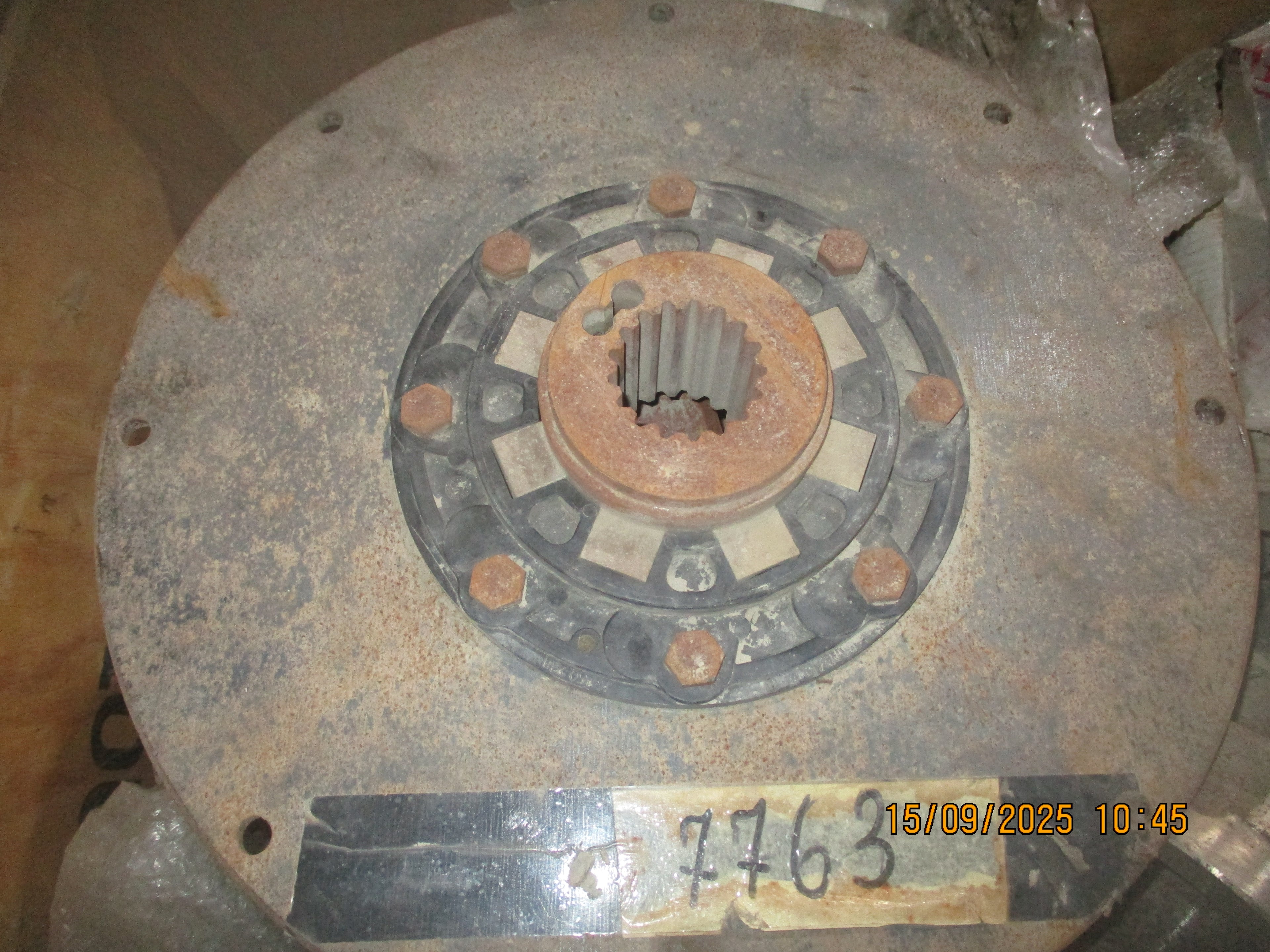 Metso Lokotrack LT1213 horizontal impact crusher: Coupling