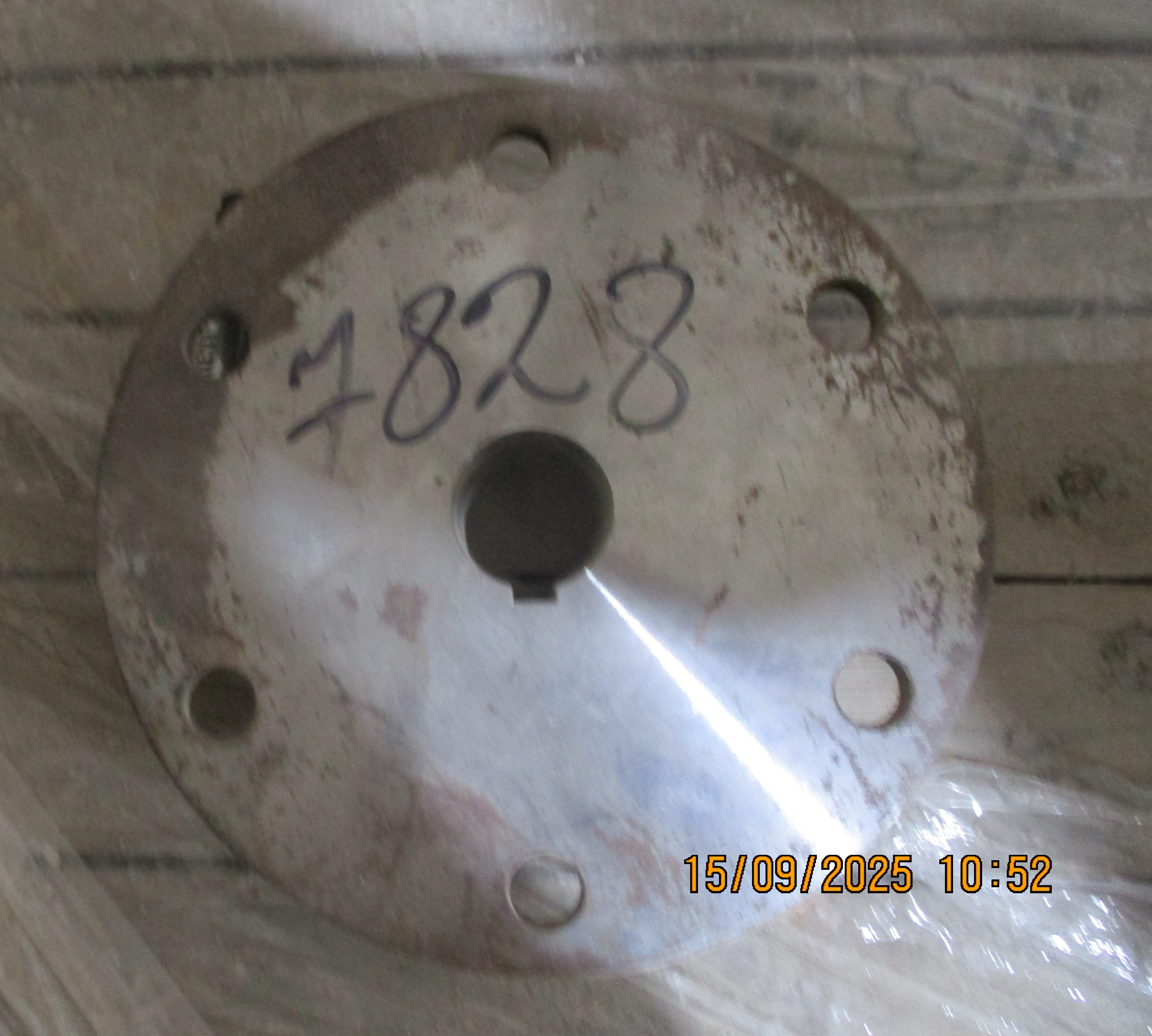 Metso Lokotrack LT105 crusher: Flange
